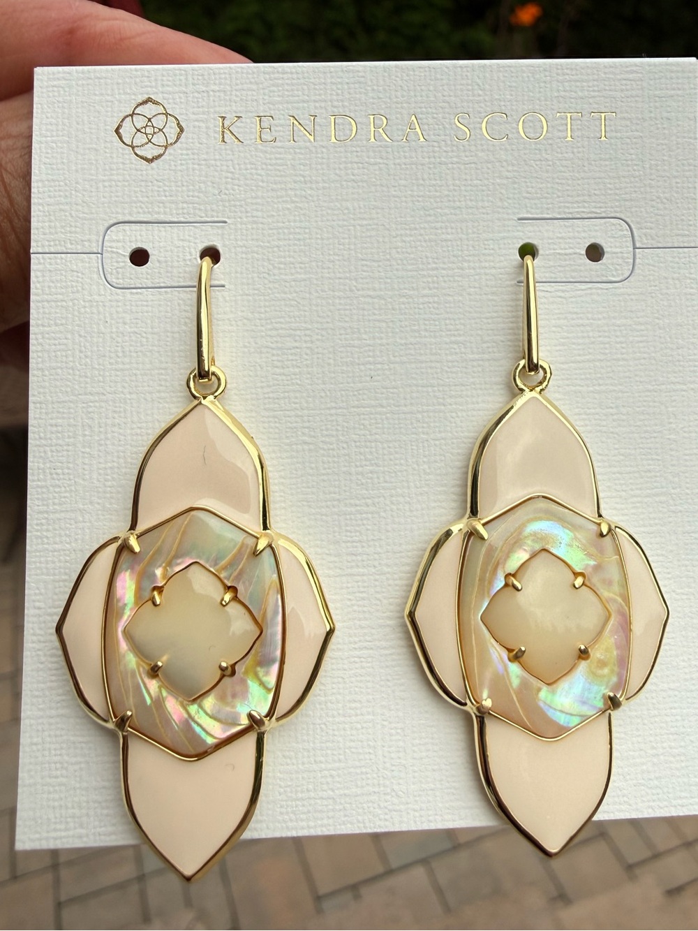 NWT- Kendra Scott Abbie Medallion Gold Drop Earrings